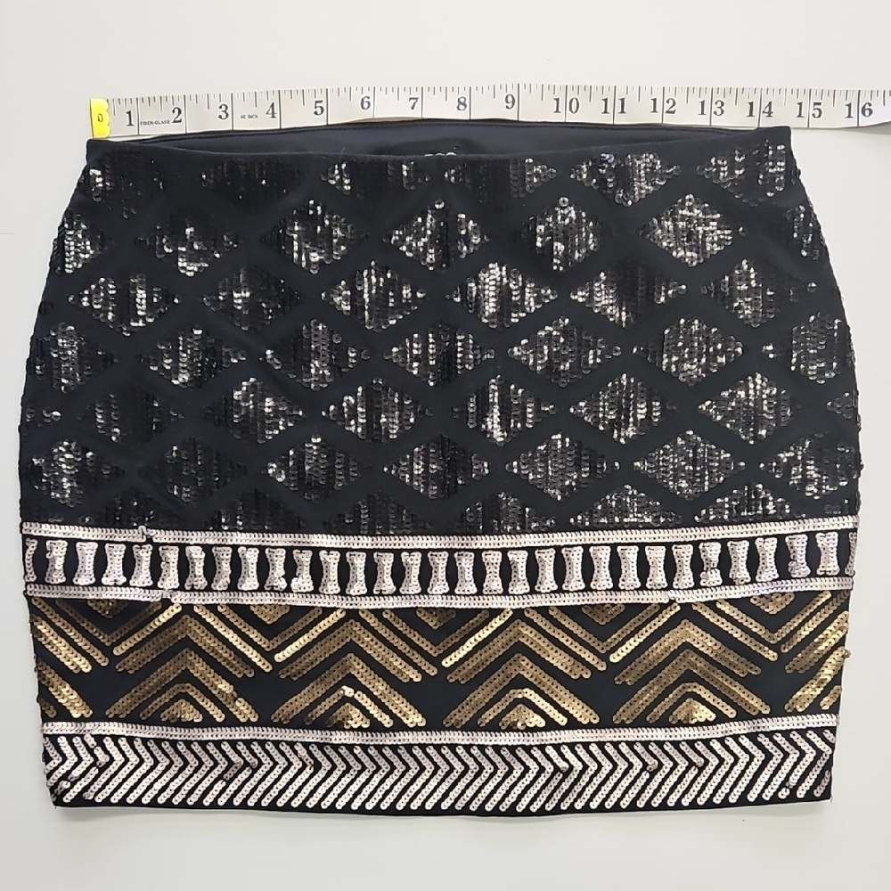 Y2K Express Elegant Black and Gold Sequin Skirt